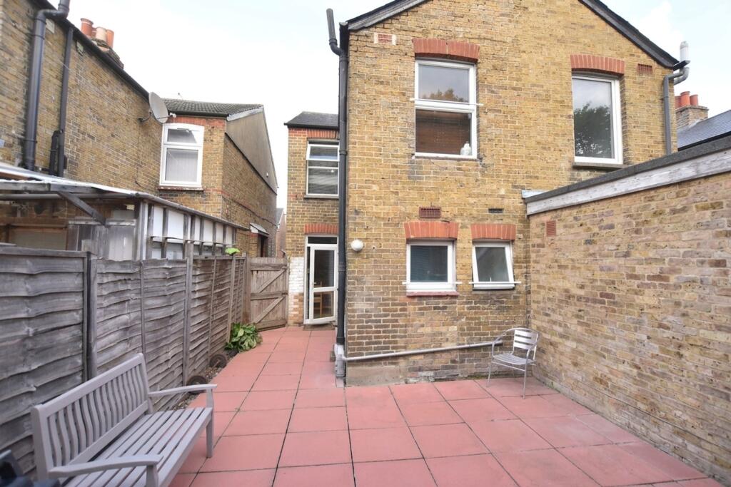 House in Epsom and Ewell, Epsom - View 4