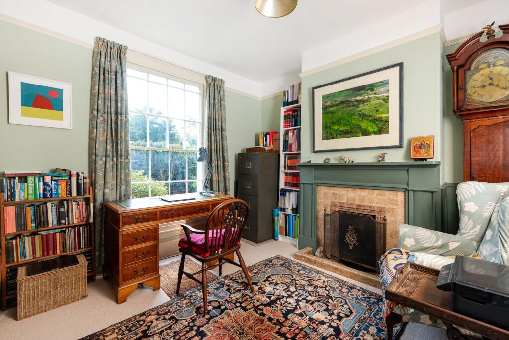 House in Milton Keynes, Simpson, Simpson and Ashland - More