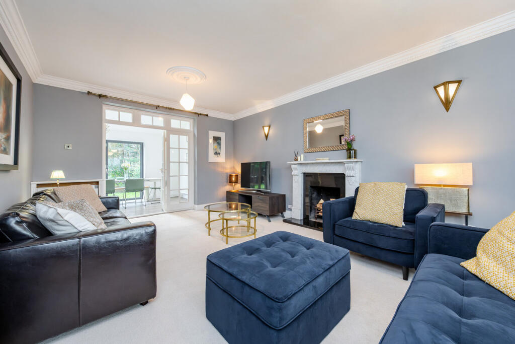 House in Weybridge - View 2