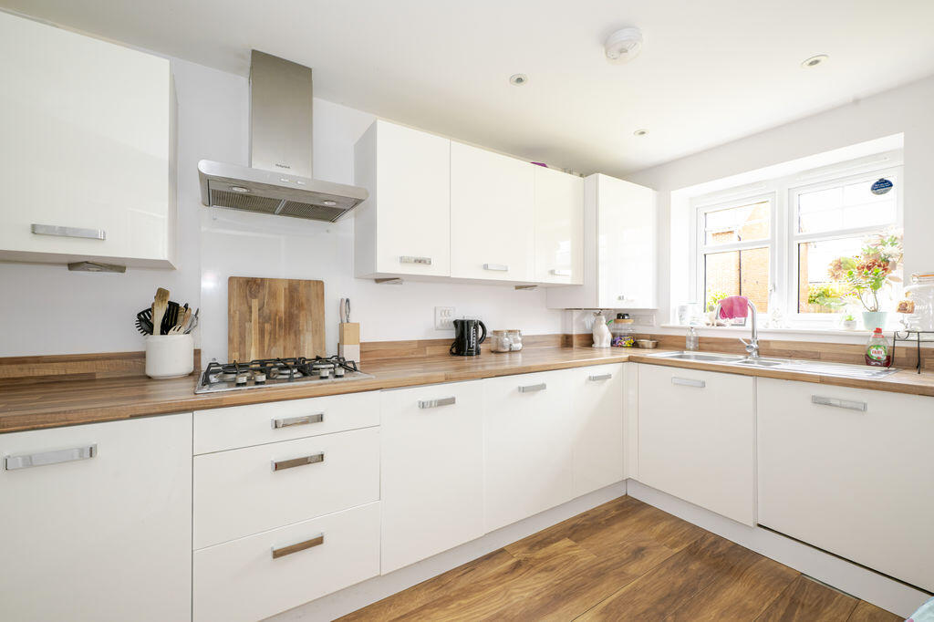 House in Wealden, Burfield Grange, Hellingly - View 5