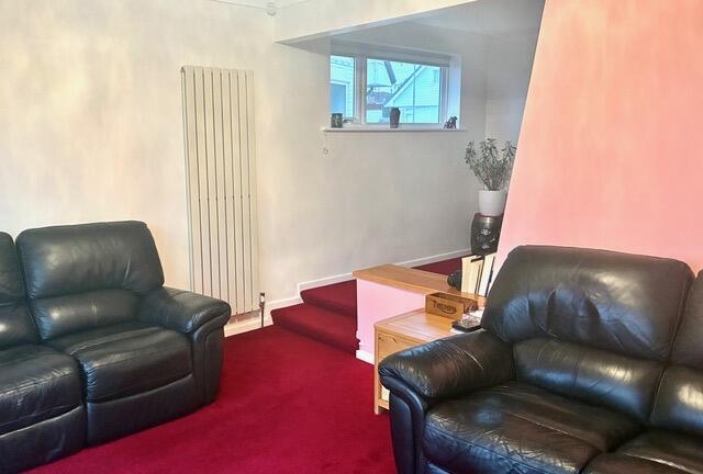 29, Highcliffe Avenue, Huddersfield photo 4