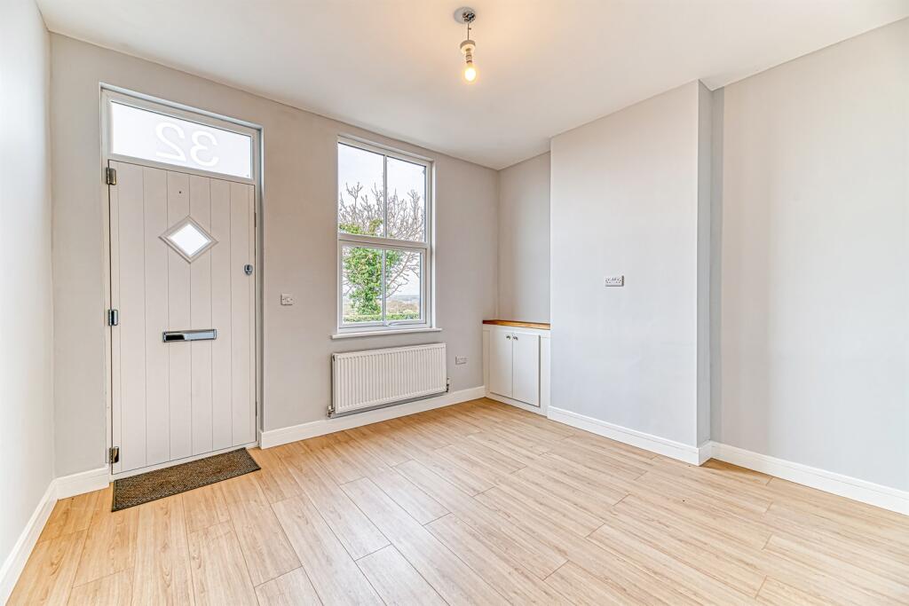 House in Frodsham, Bradley - More