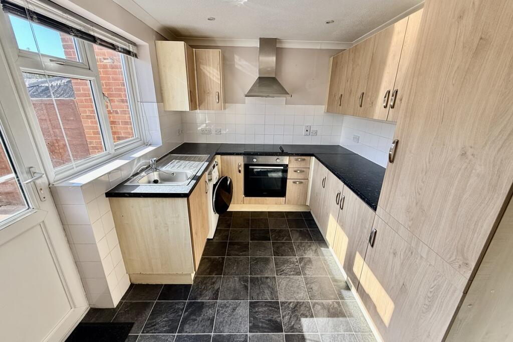 Vancouver Road, Durrington, Worthing, West Sussex, BN13 2TG photo 5