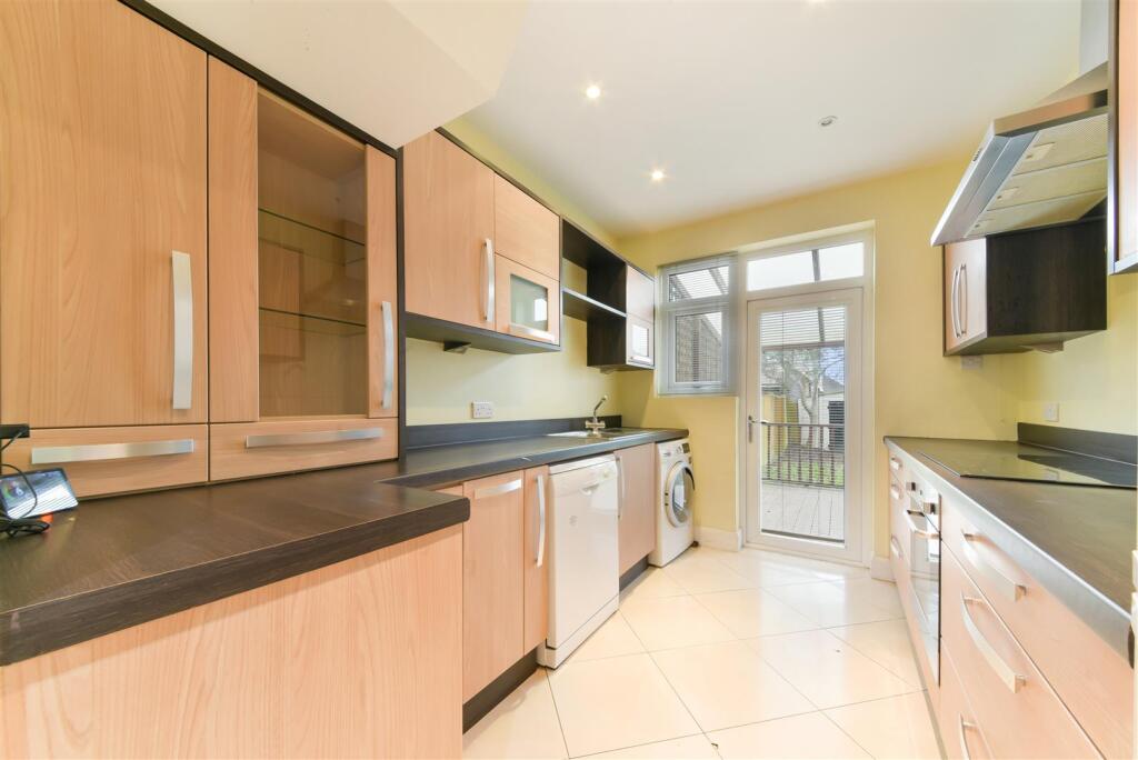 House in London, West Barnes - View 5