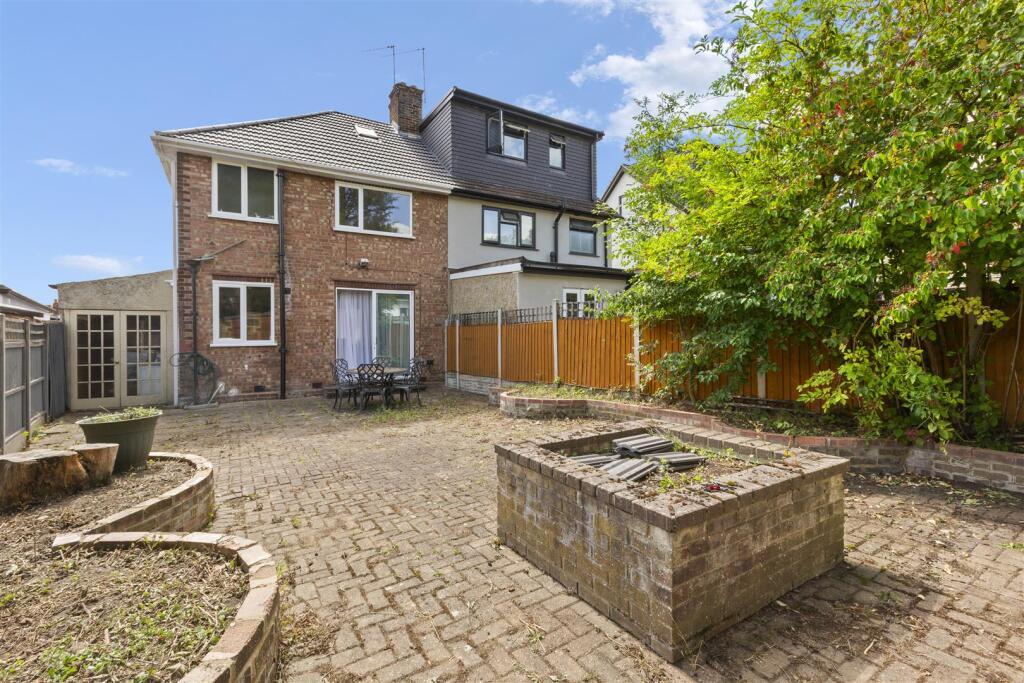 House in Southall - View 5