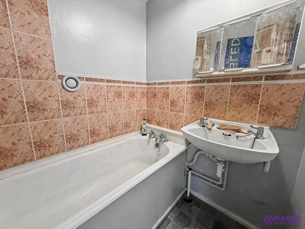 Apartment in Plymouth - More