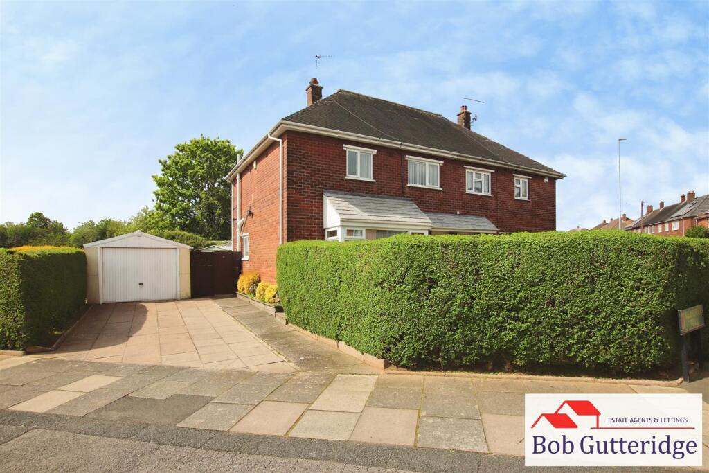 Main image of property: Kearsley Way, Blurton, Stoke-On-Trent