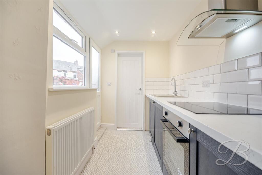 House in Ashfield, Sutton in Ashfield, Nottinghamshire - View 3