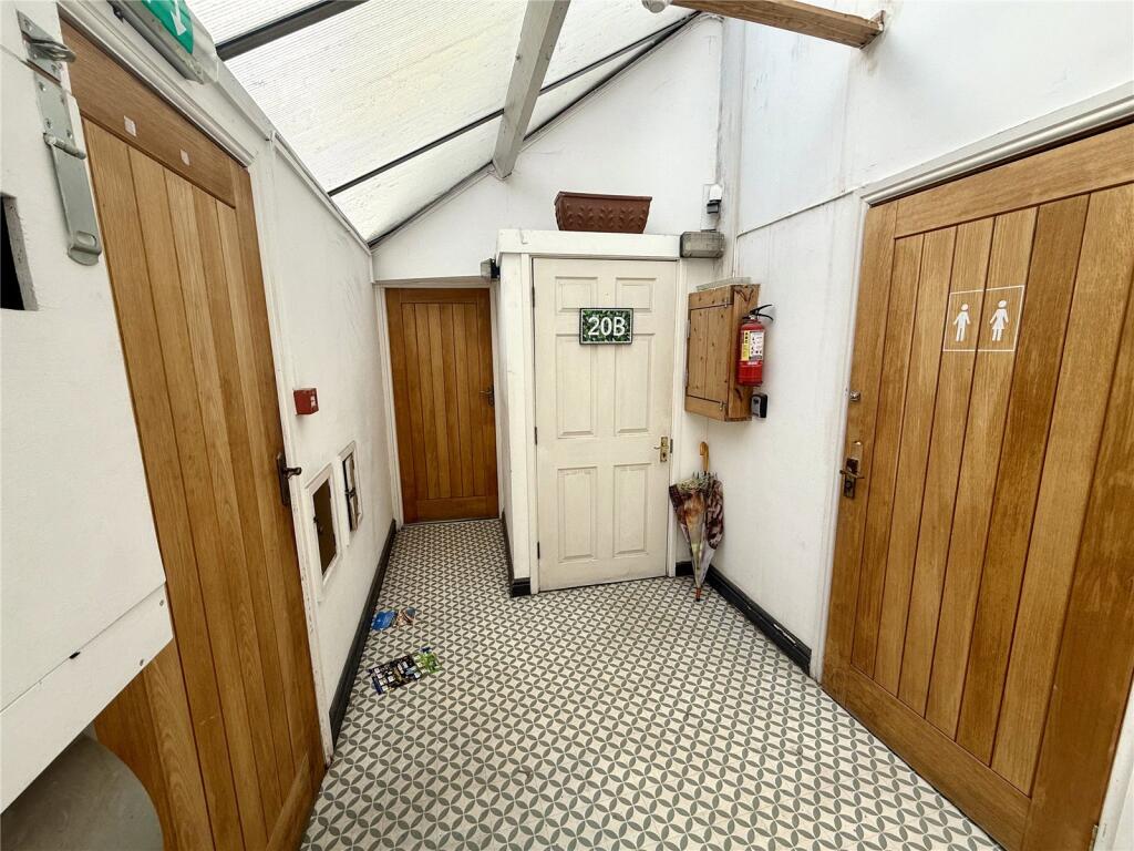 High Street, Kington, Herefordshire photo 5