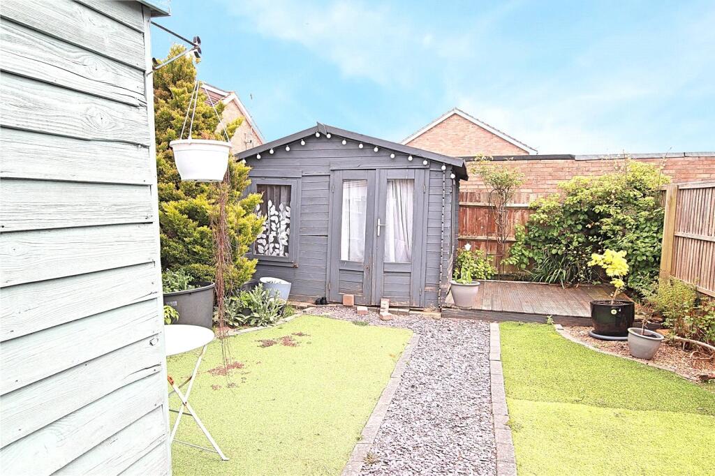 Biscay Close, Littlehampton, West Sussex, BN17 photo 3