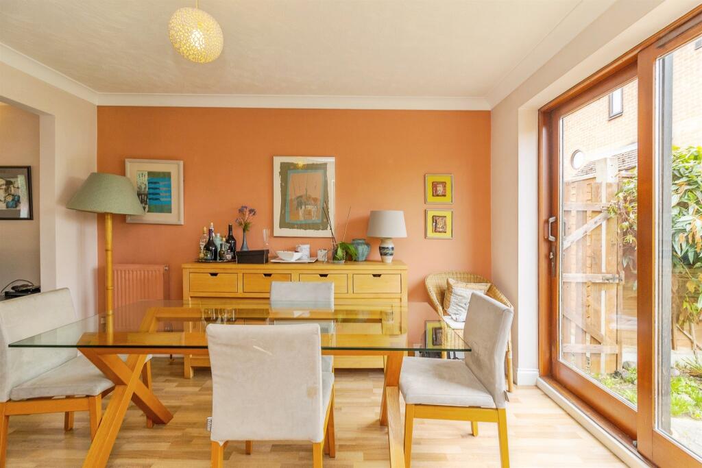 House in Milton Keynes, Wavendon Gate - View 3