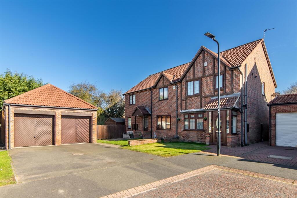 Main image of property: Rydal Close, Killingworth, Newcastle Upon Tyne, NE12 6GY