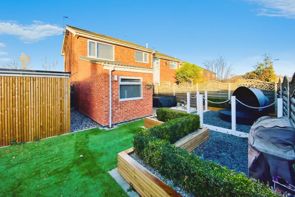 Extended and Modernised Home on Long Furrow, East Goscote photo 2