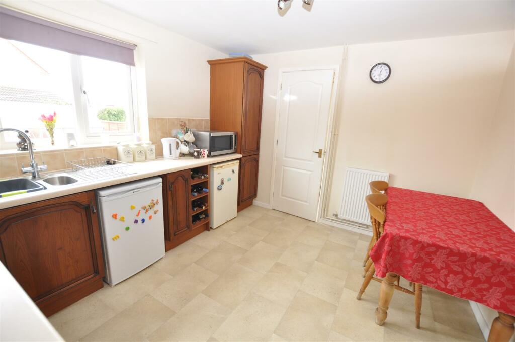 Hilton Close, Newhall, Swadlincote photo 4