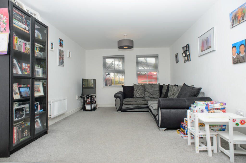 Apartment in Dartford, Ebbsfleet Green, Ebbsfleet Valley - View 2