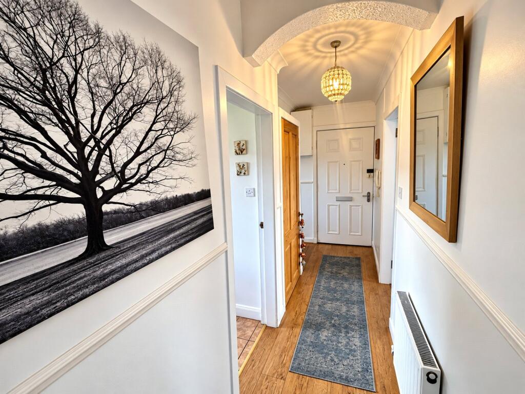 Apartment in Paisley, Gallowhill - View 2