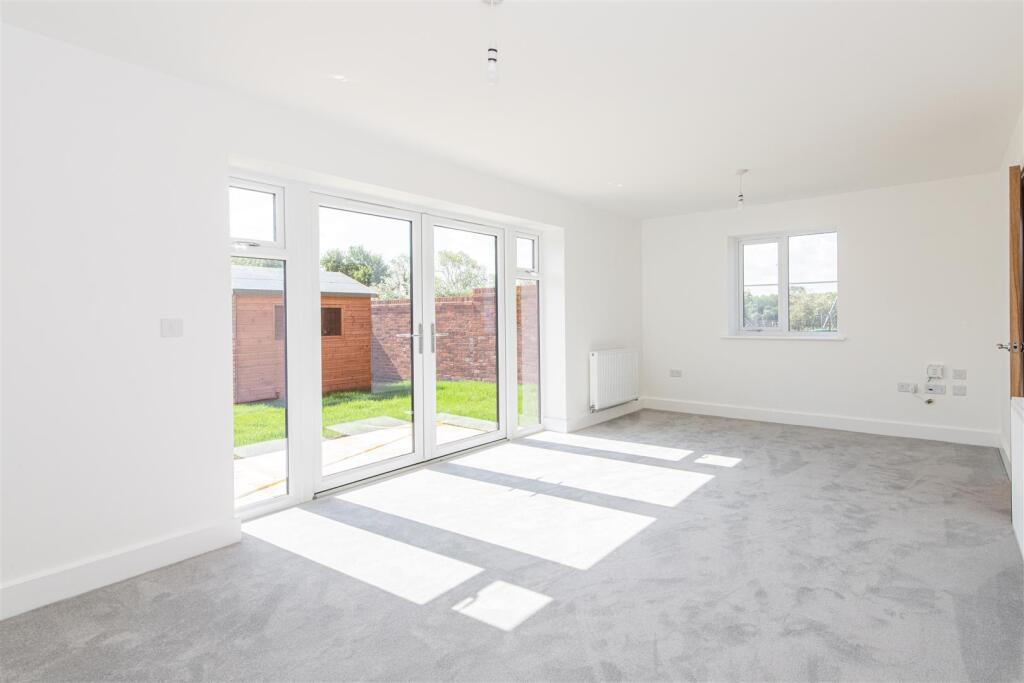 House in Wellingborough, Bozeat - View 4