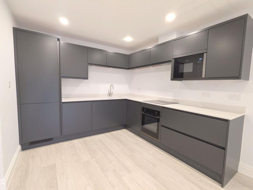 Apartment in Tonbridge - View 3
