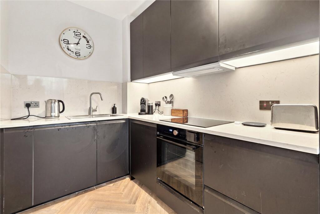 Apartment in London, St John's Estate, Bermondsey - More