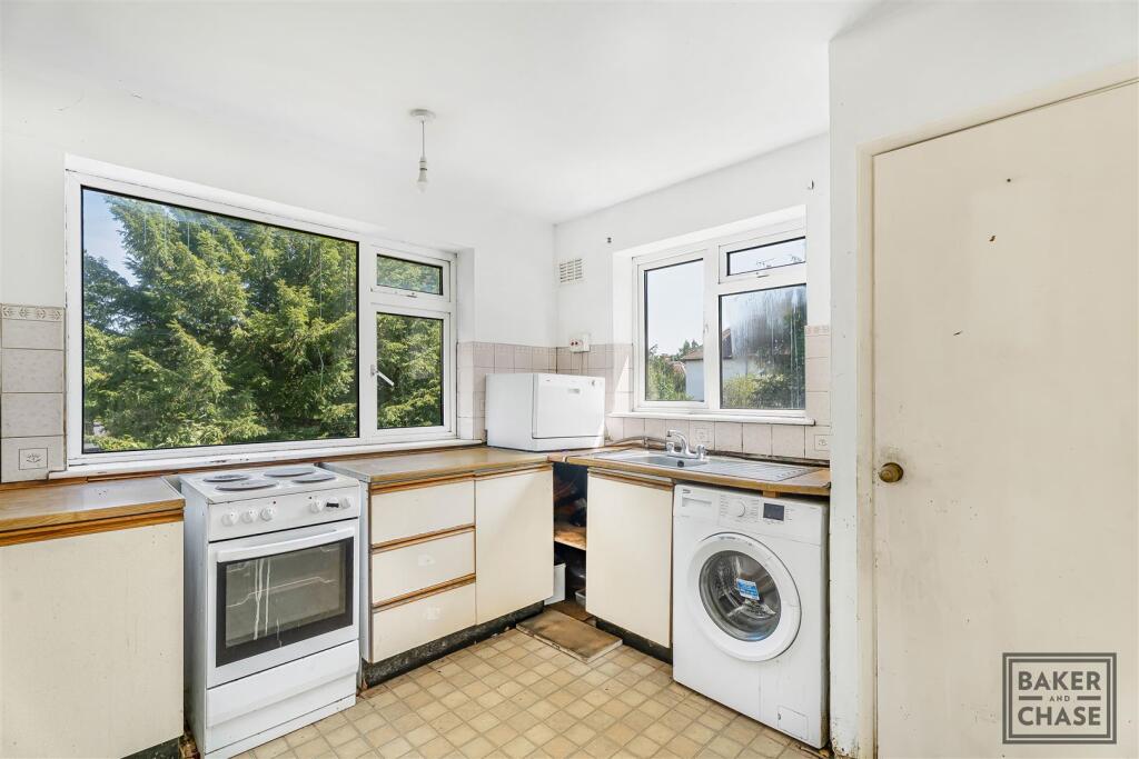Apartment in Enfield - View 4