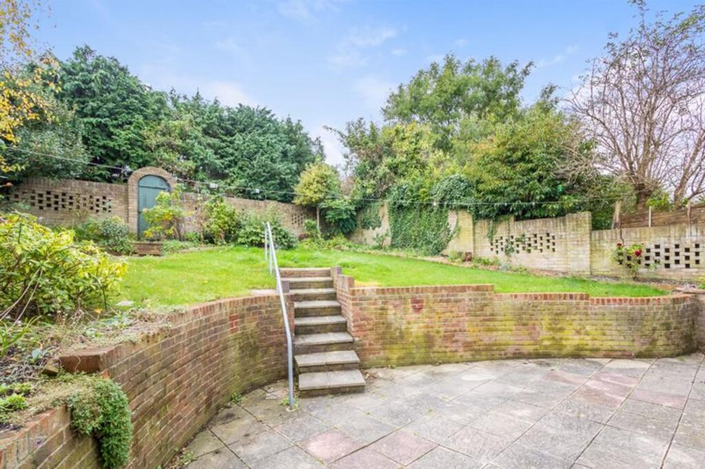 1 bedroom semi-detached house for rent
