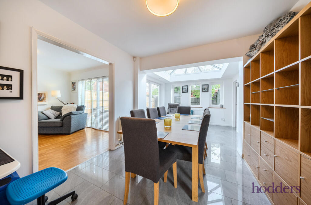 Addlestone, Surrey, KT15 photo 2