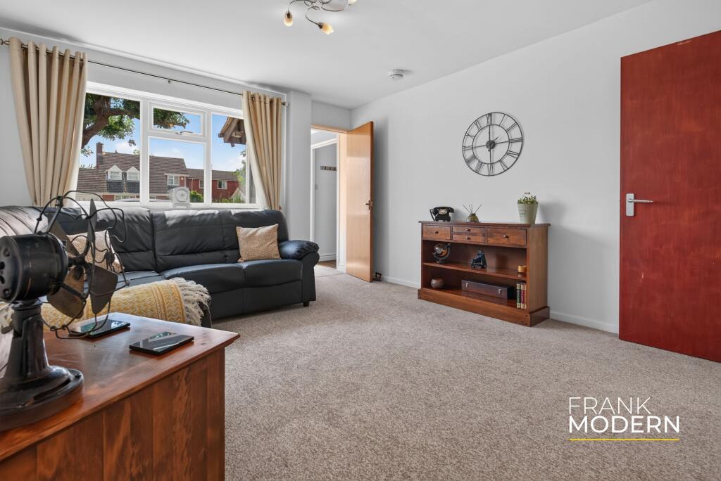 Ascot Drive, Peterborough, PE1 - More