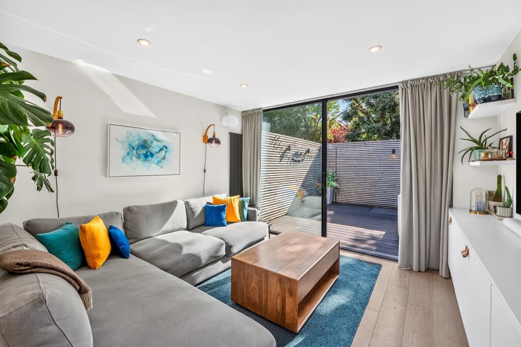 House in London - View 3