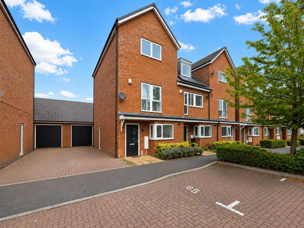 Main image of property: Hunting Place, Heston, TW5