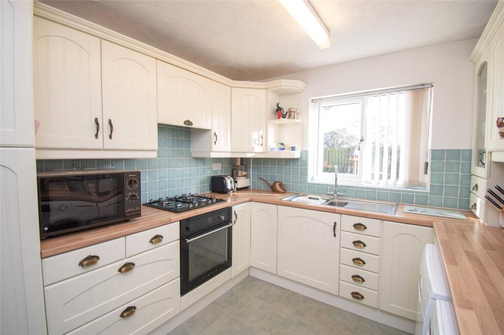 Sunningdale Way, Neston, Cheshire photo 4