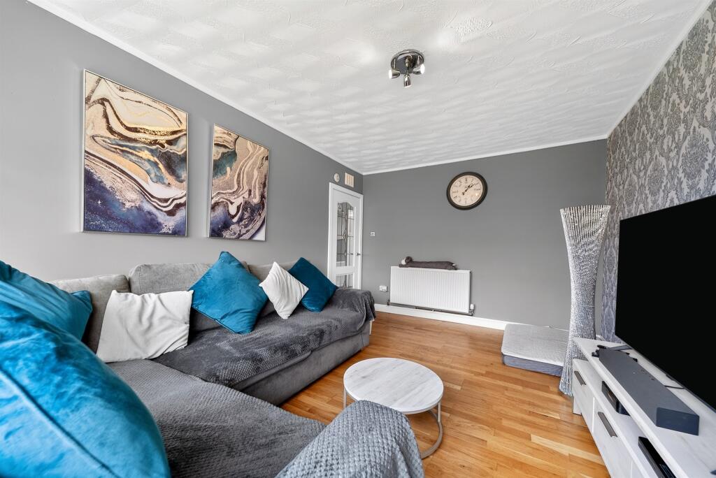 Apartment in Glasgow, South Lanarkshire - View 3