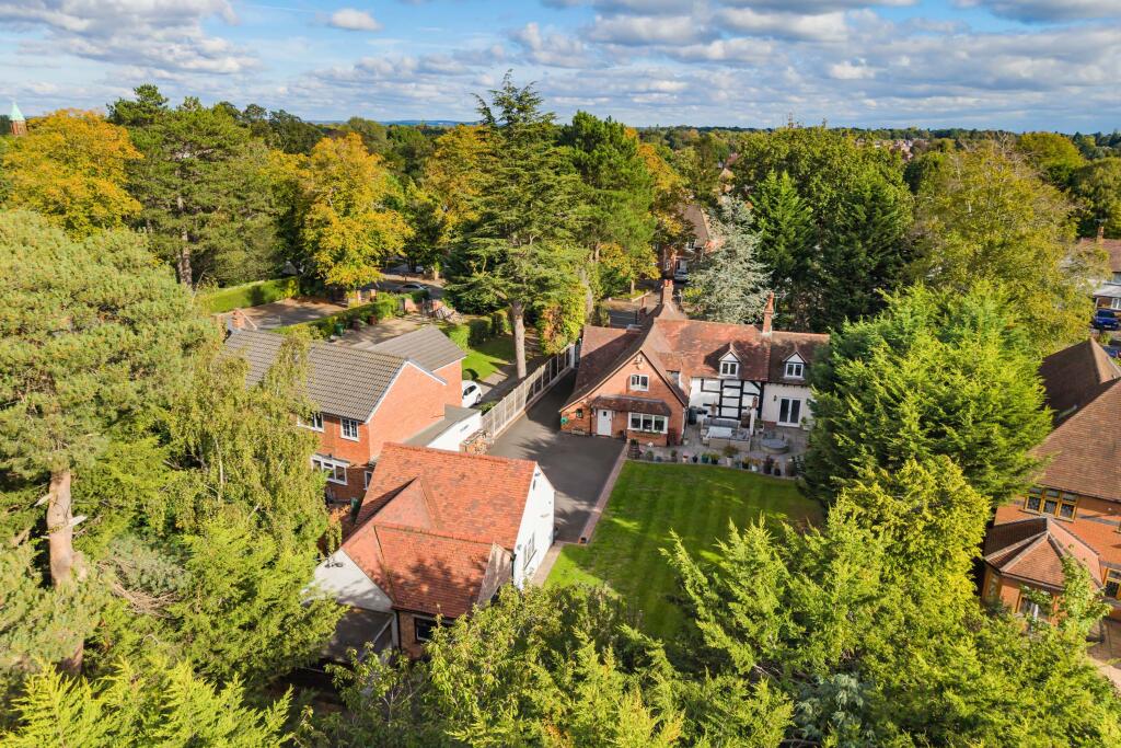 House in Solihull, Kineton Green - View 2