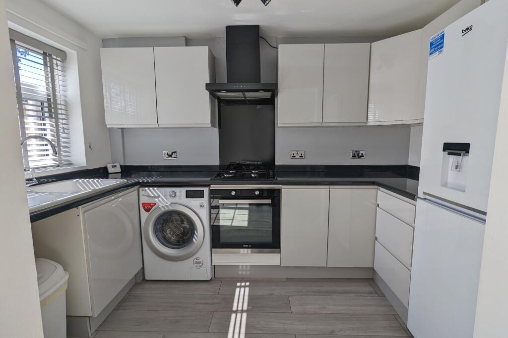 House in Sheffield, Wybourn - View 5
