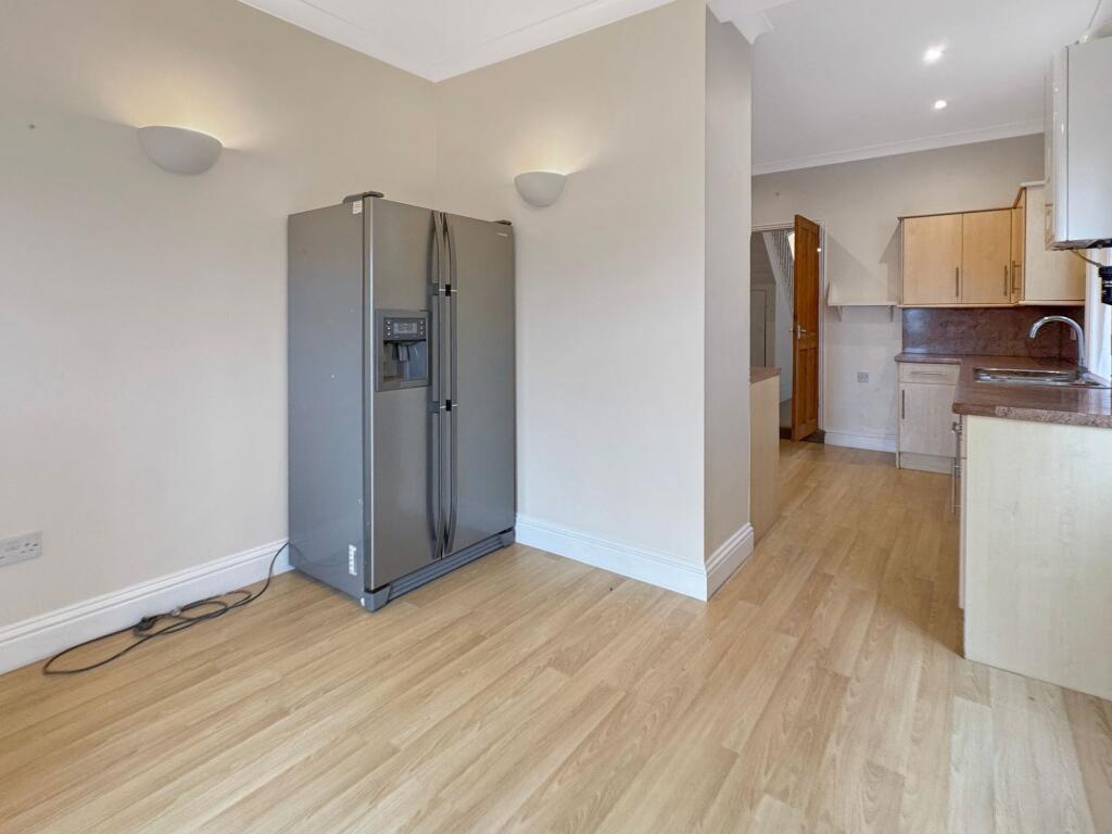 Bellevue Road, Cowes, PO31 - More