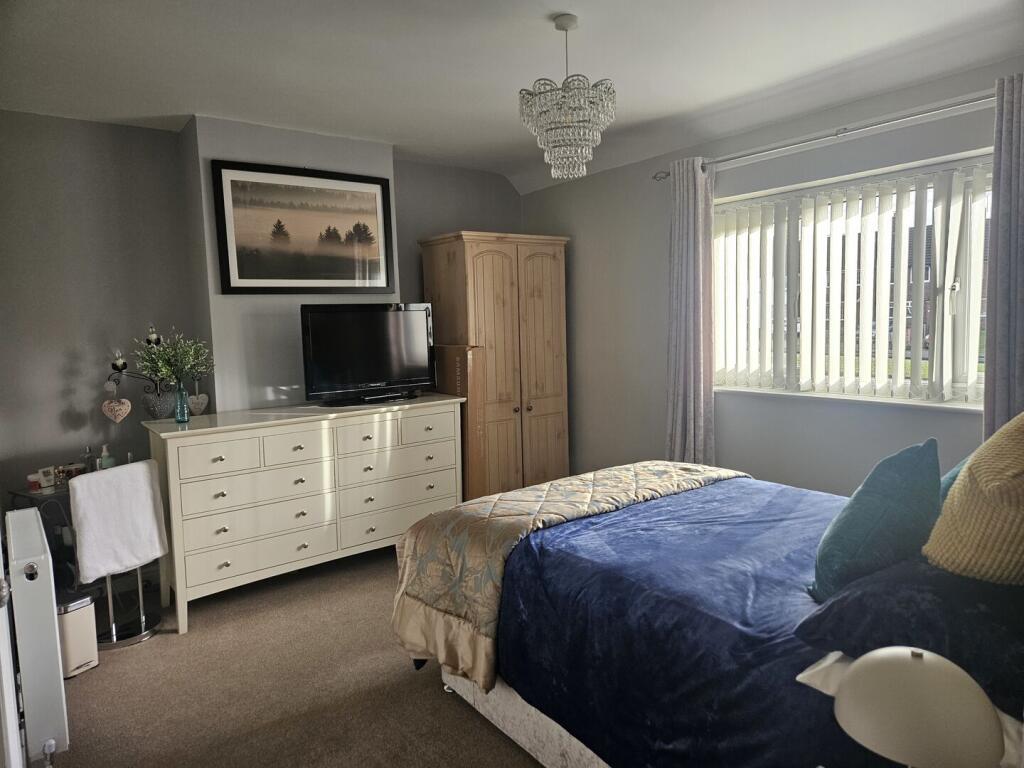 House in Walsall, Pheasey - View 3