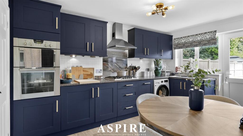 House in Castle Point, Essex - View 5
