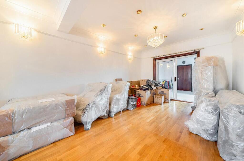 House in London - View 4