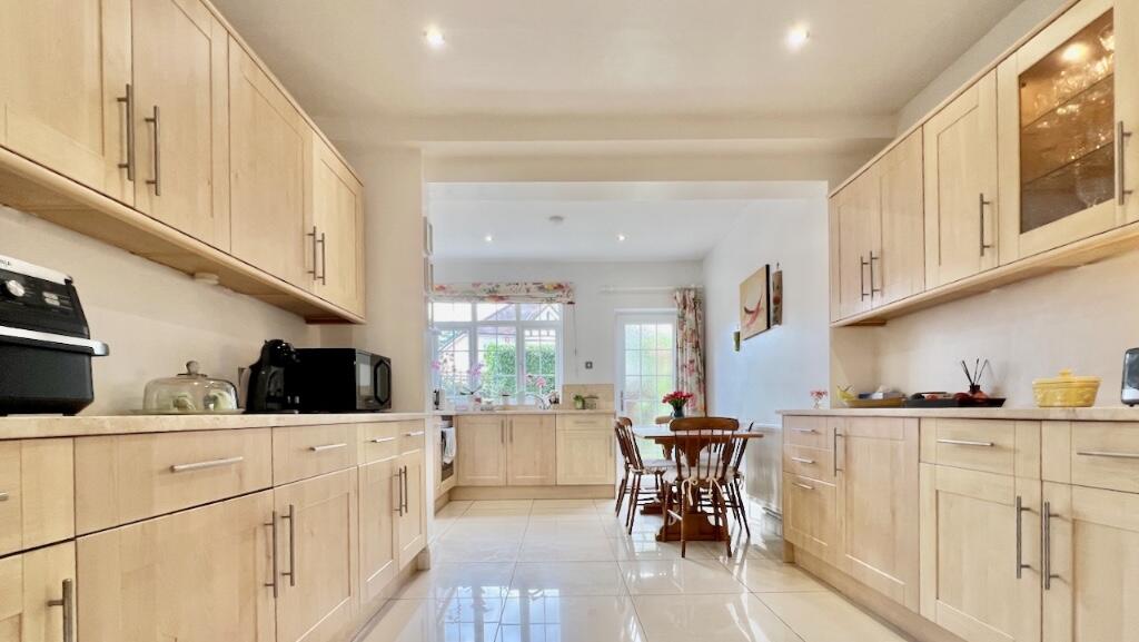 House in London - View 2