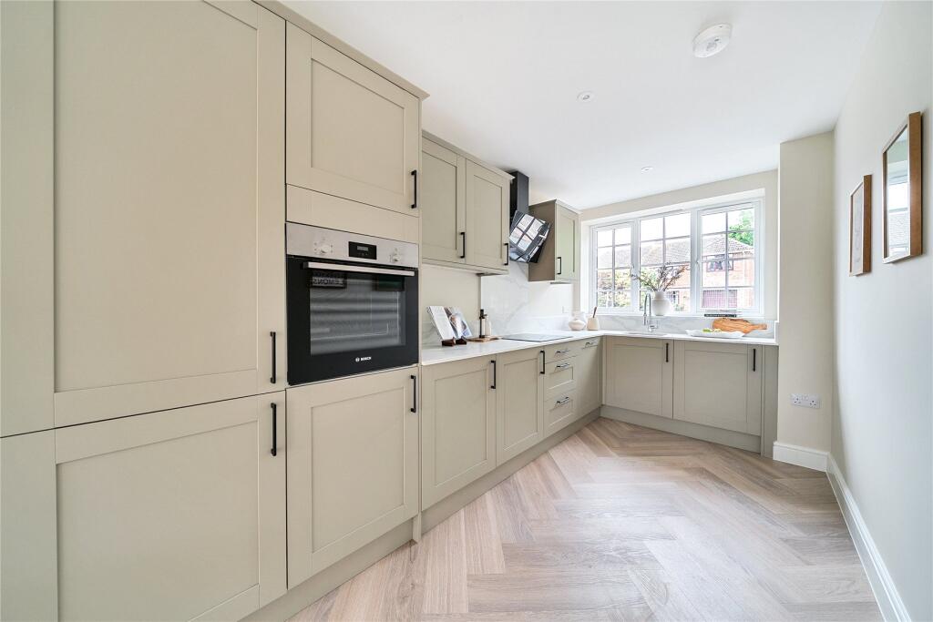 Park Road, Farnborough, Hampshire, GU14 photo 3