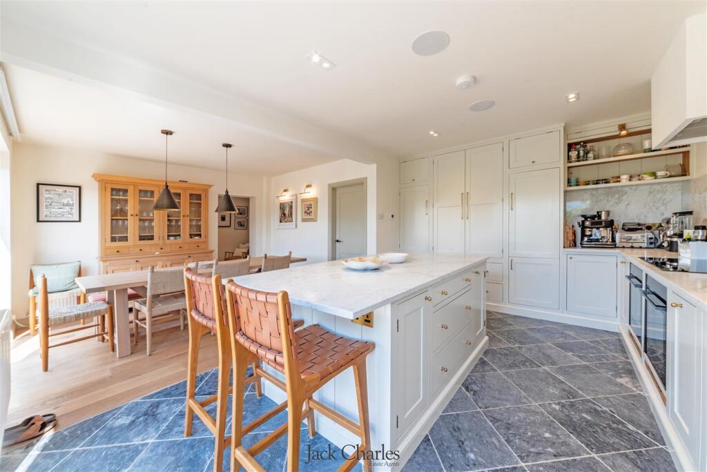 House in Tonbridge - View 4