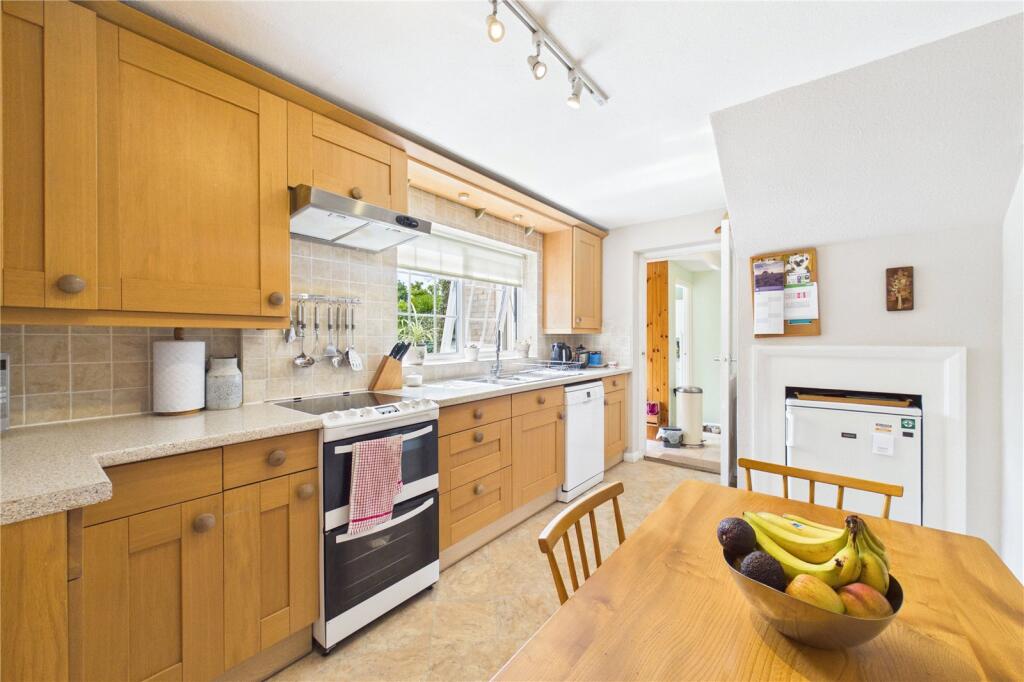 House in Burghfield - View 6