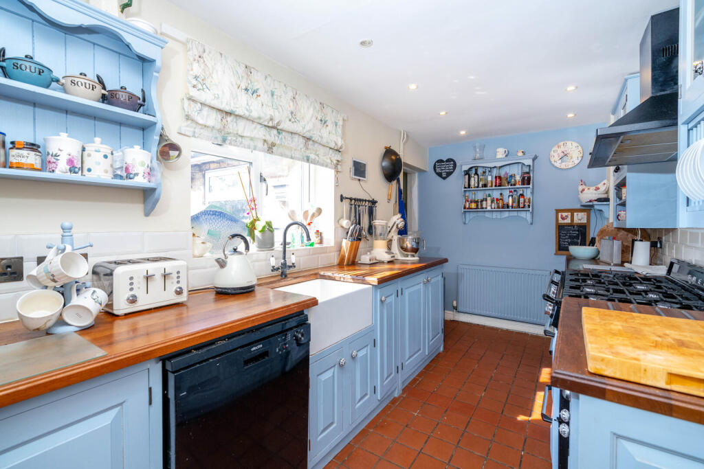 House in West Lindsey, Snarford - View 5
