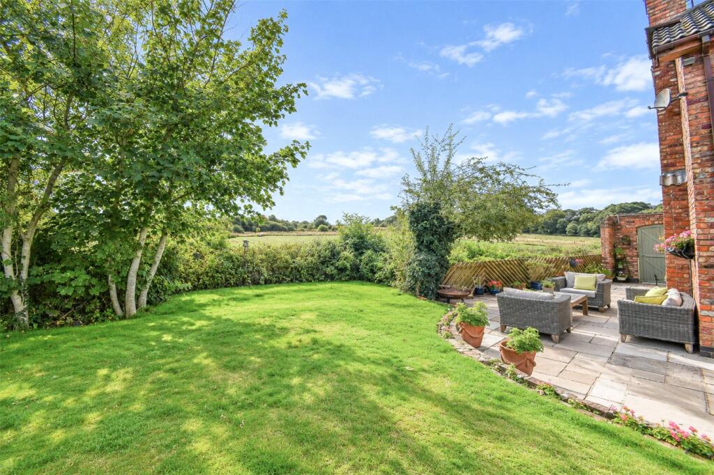Elm Road, Irby, Wirral photo 3