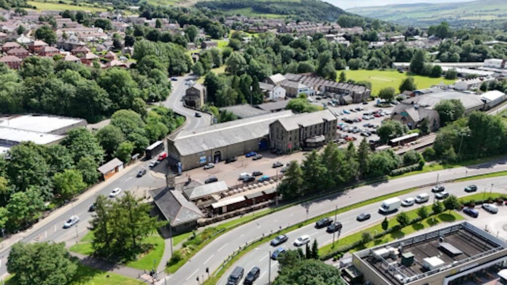 Main image of property: Rossford House, Bury Road, Rawtenstall, BB4 6AG, Rawtenstall, BB4 6AG
