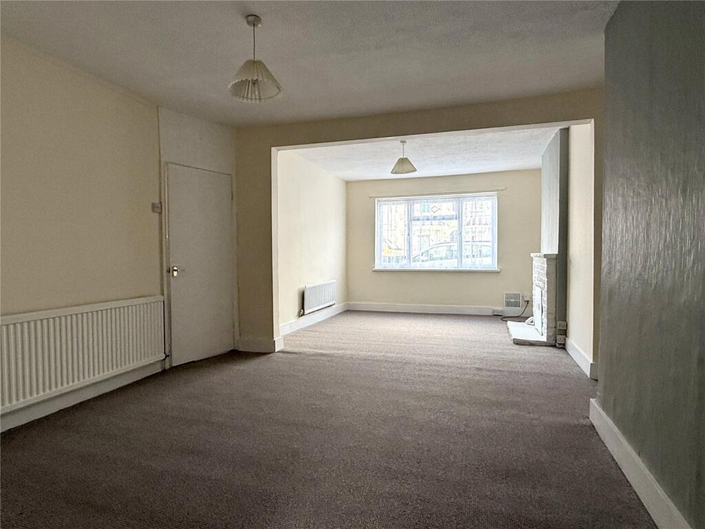 House in Swindon, Gorse Hill - View 4