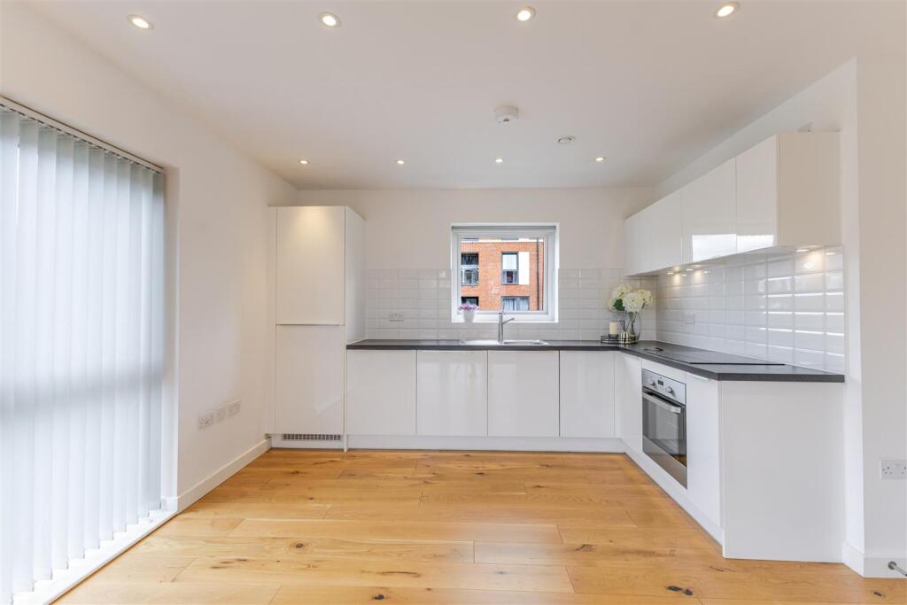 Apartment in London - View 3