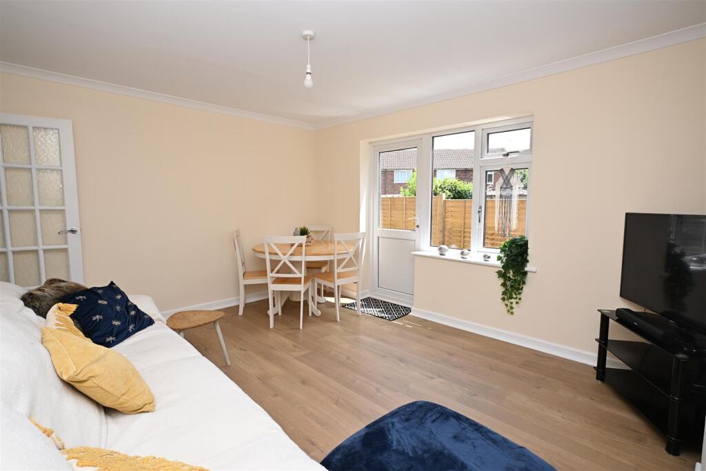 Apartment in Basingstoke and Deane, Basingstoke - More