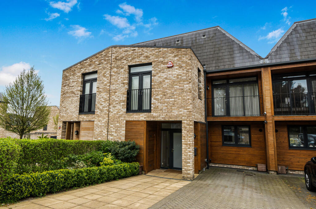 Main image of property: Mays Lane, Barnet, EN5