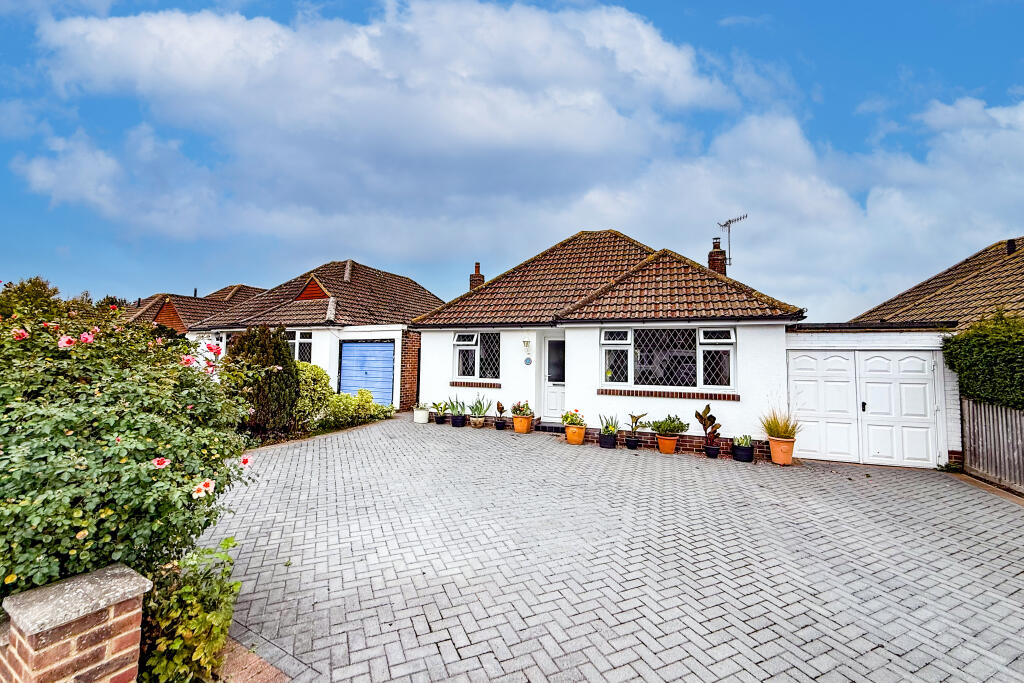3-bed detached on Courtland Road, Polegate, East Sussex, £500,000
