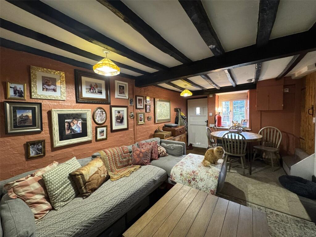 House in Powys, Glantwymyn - More